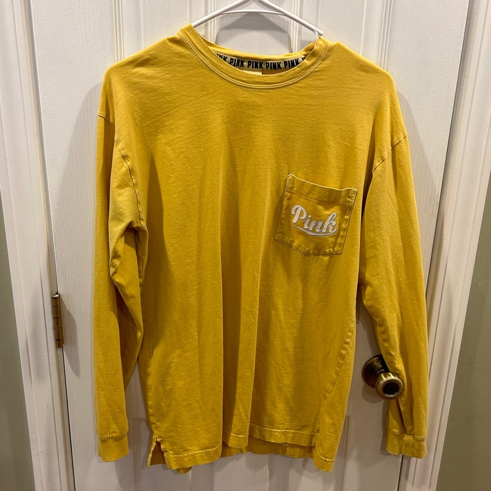 Women’s VS Pink Long Sleeve Tee